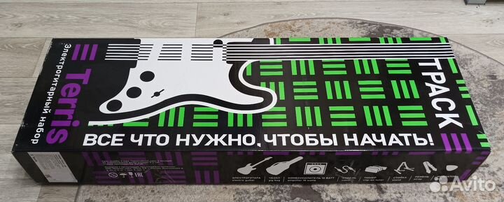 Набор электрогитара и комбоусилитель