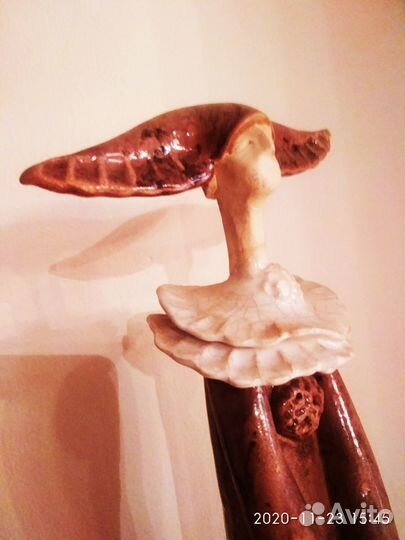 Статуэтка монахини, фарфор