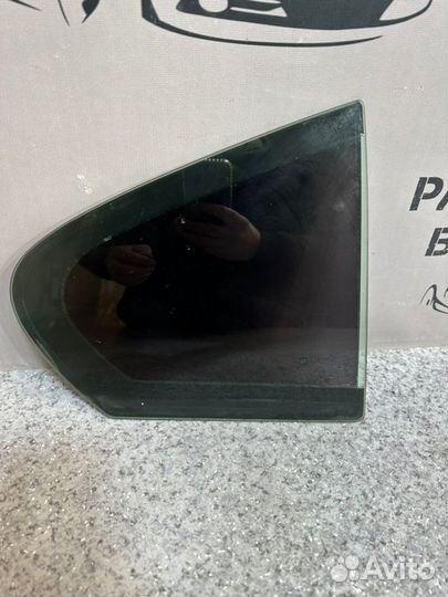Форточка двери задняя правая Opel Insignia седан