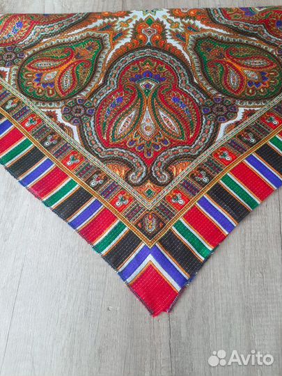 Платок цветной с люрексом новый