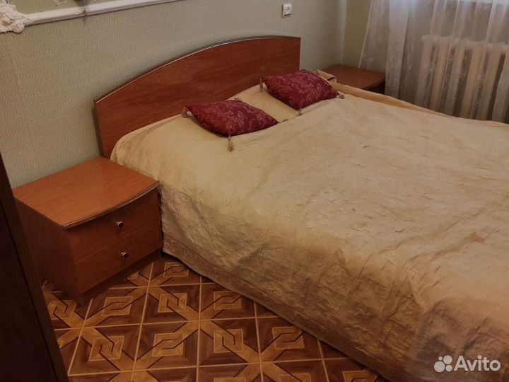 Продам спальный гарнитур
