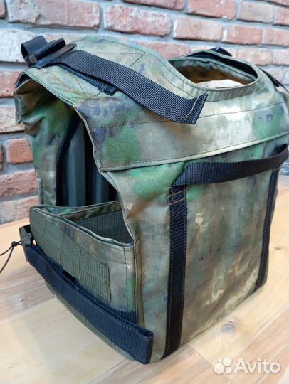 Бронежилет с пластинами в комплекте Мох