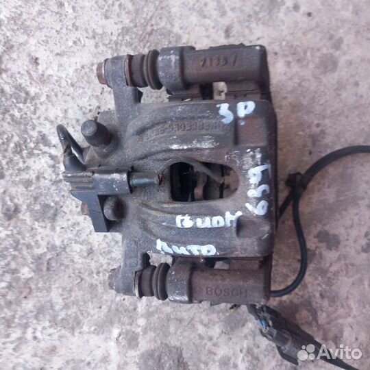 Mercedes vito 639 супорт задняя левая