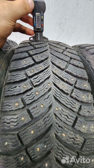 Michelin X-Ice North 4 215/65 R16