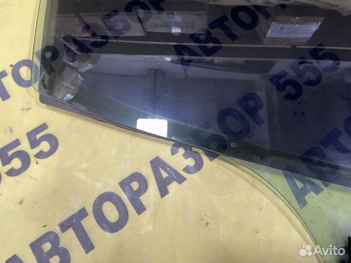 Стекло двери задней правой Peugeot 206