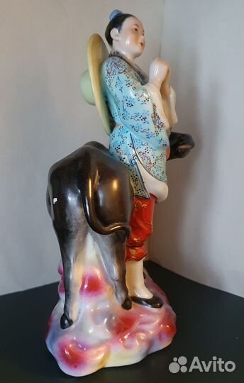 Статуэтка Китаец с быком старый Китай фарфор