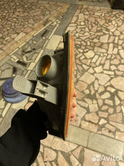 Правый поворотник W124