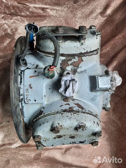 Компрессор рефрижератора Carrier Maxima