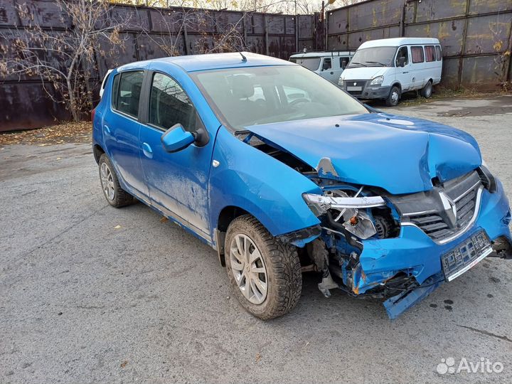 Renault Sandero 1.6 МТ, 2018, битый, 4 500 км