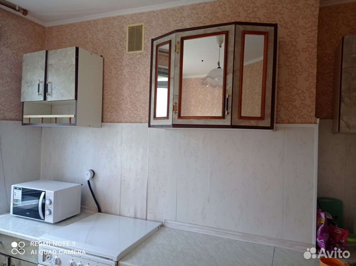 Кухонный гарнитур бу. Диван. Кресла. Холодильник