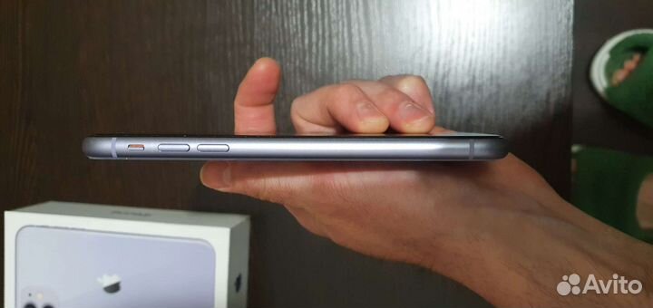 iPhone 11, 64 ГБ