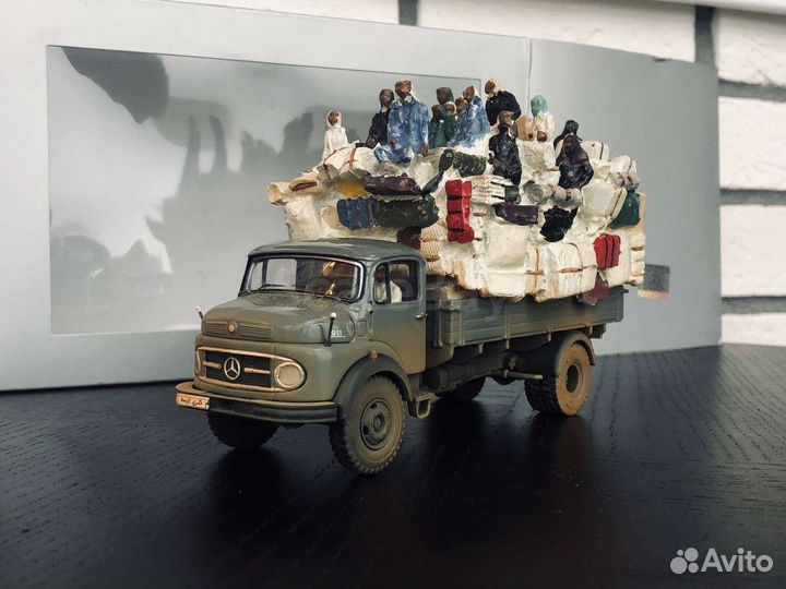 Модель автомобиля Mercedes LA 911 1966