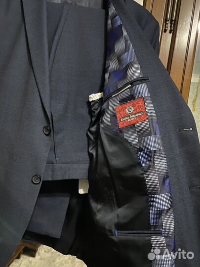 Продаеться костюм