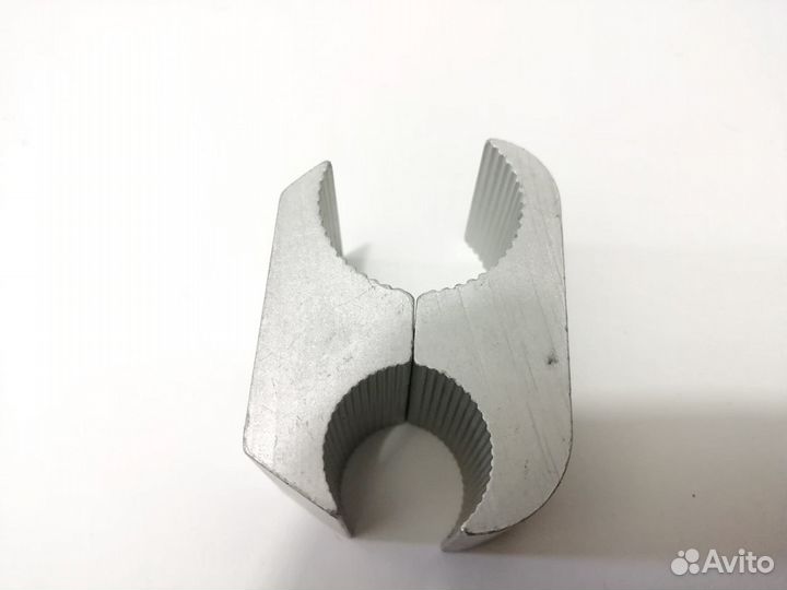 Крепление тормоза инвалидной коляски