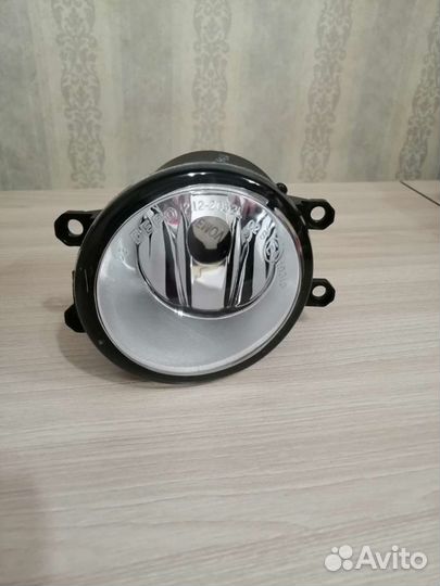 Противотуманная фара передняя левая на а/м Toyota