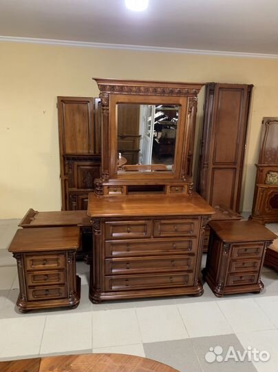 Румынская спальня Венеция люкс