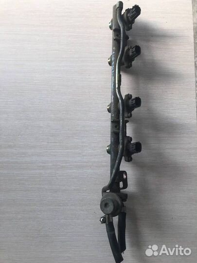 Рейка топливная (рампа) Nissan Almera