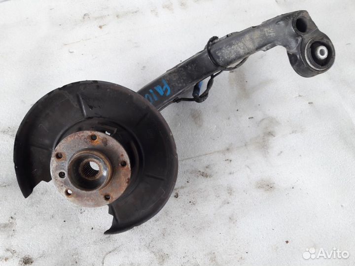 Кулак поворотный задний левый BMW 3 E46