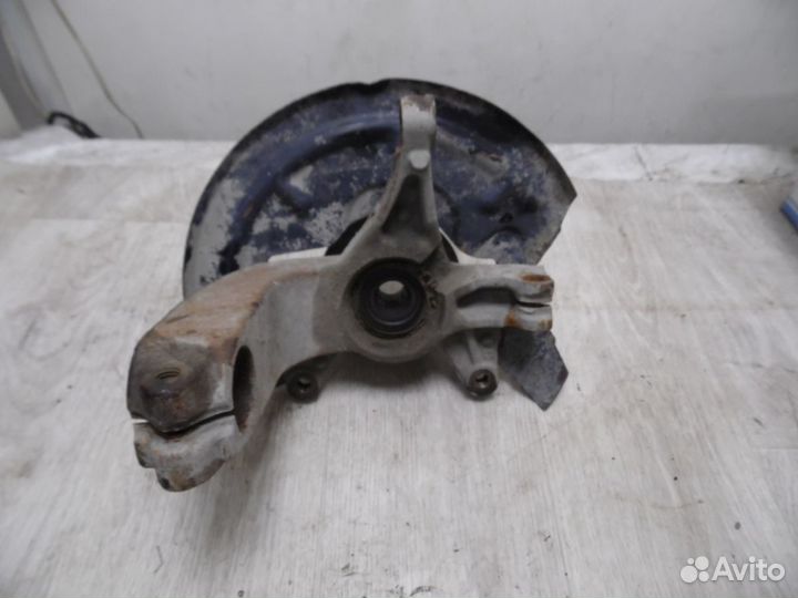 Кулак поворотный передний левый Renault Megane II