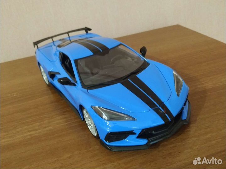 Машина Maisto 1/18