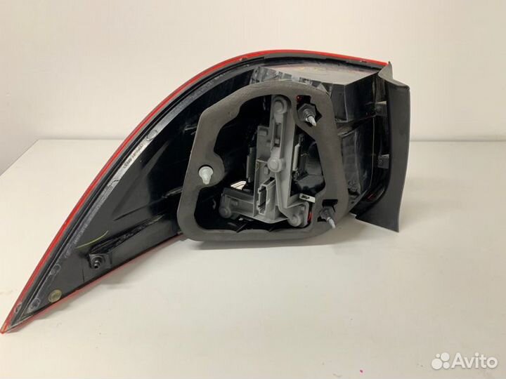 Фонарь задний правый Volkswagen Golf 6 универсал