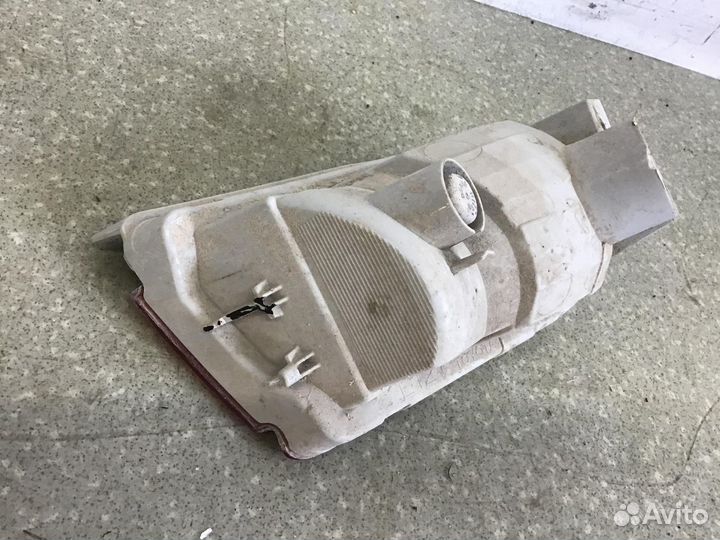 Фонарь задний в бампер левый Toyota Land Cruiser