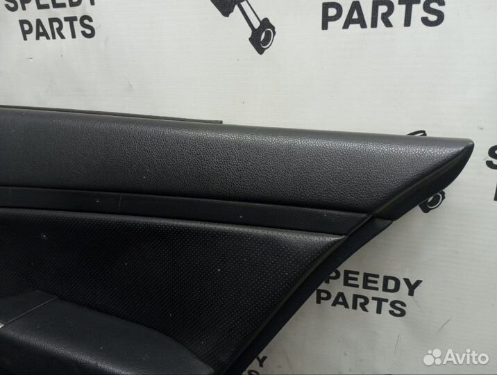Обшивка боковой двери задняя правая Nissan Skyline
