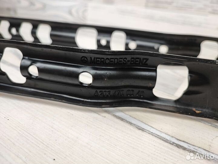 Крепления бака W203