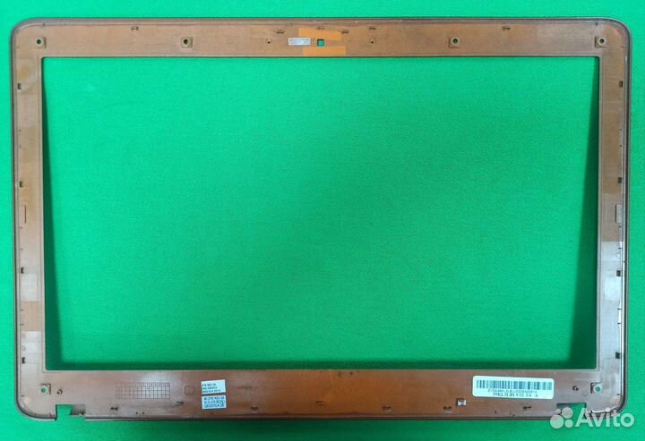 Рамка матрицы Lenovo Y560