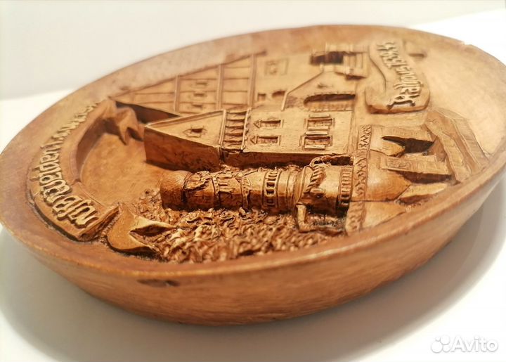 Деревянное панно. Настенная тарелка