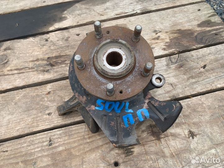 Кулак поворотный передний правый Kia Soul AM G4FG