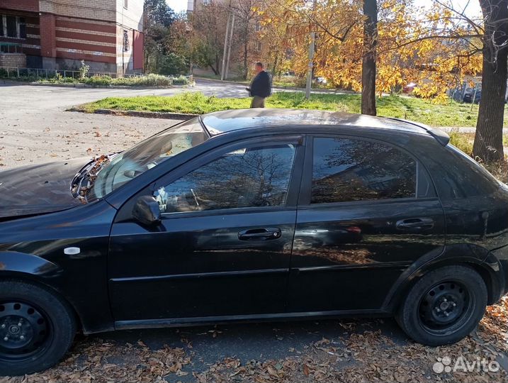 Chevrolet Lacetti 1.6 МТ, 2008, битый, 300 000 км