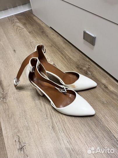 Босоножки женские