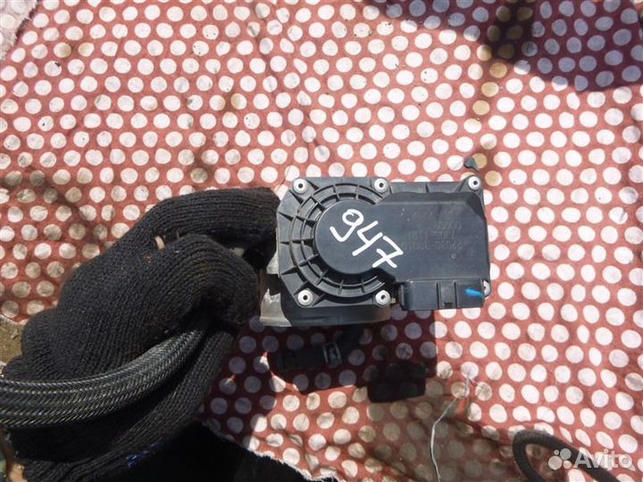 Дроссельная заслонка Lexus Ls600Hl UVF46 2UR-FSE