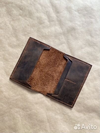 Чехол на паспорт с отделами для карт