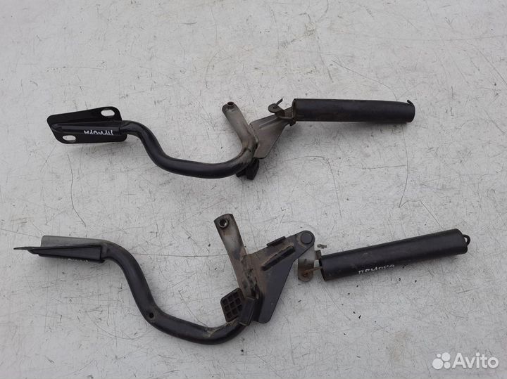 Петли крышки багажника Лада Приора