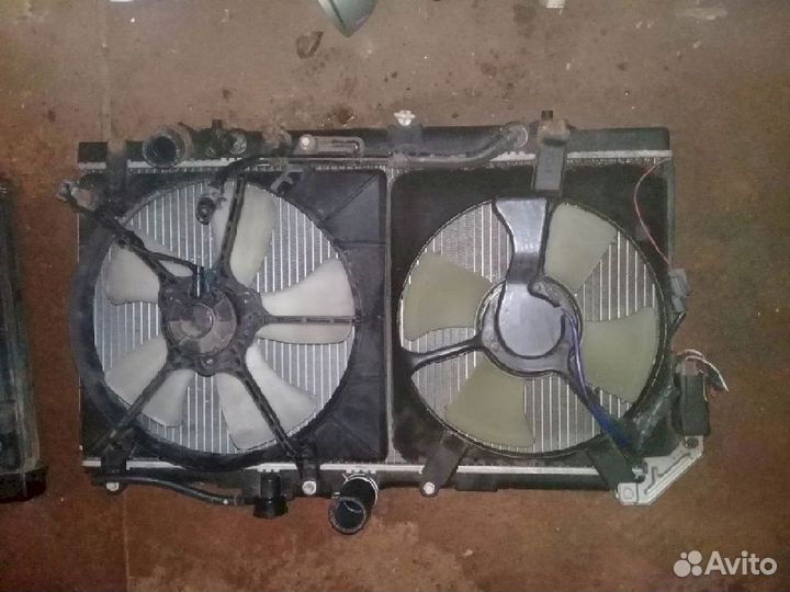 Радиатор охлаждения Honda Accord CD3