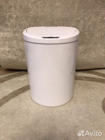 Сенсорное мусорное ведро