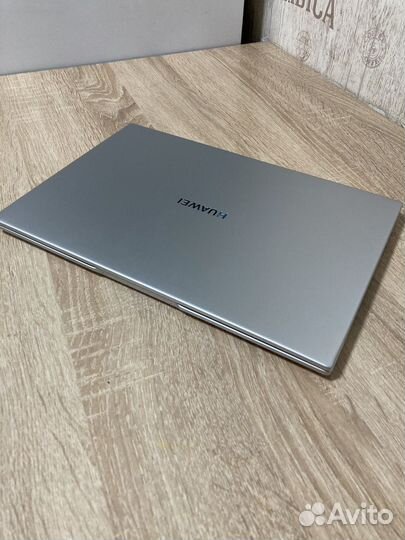 Ноутбук Huawei matebook d14