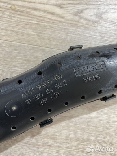 Воздухозаборник Ford Av619e635bd