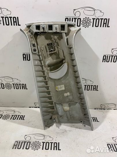 Накладка центральной стойки правая Volkswagen Polo