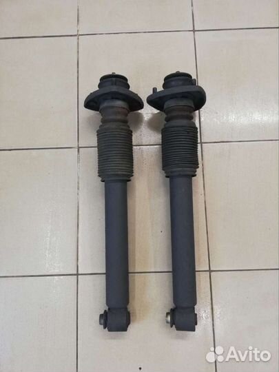 Задние стойки амортизатора bmw x5 e53