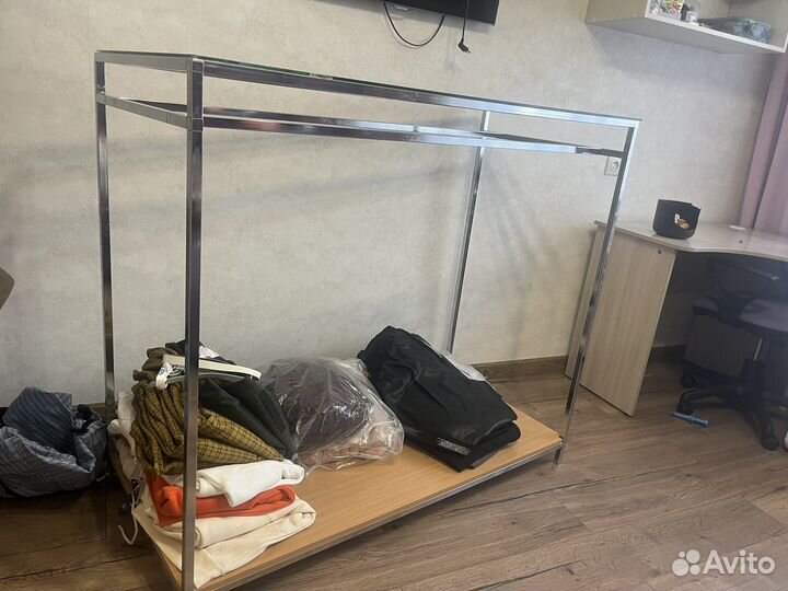 Стойка для одежды