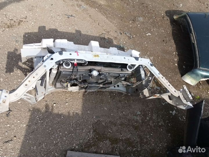 Передняя панель (ноускат) nissan almera Sylphy g15