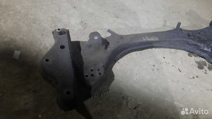 Подрамник Bmw 7-Series E32 M30B30 1988