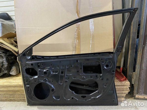 Toyota Camry 70 новый оригинал Передняя дверь