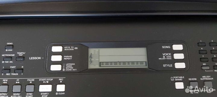 Синтезатор Yamaha PSR E 363 + стойка QuikLok