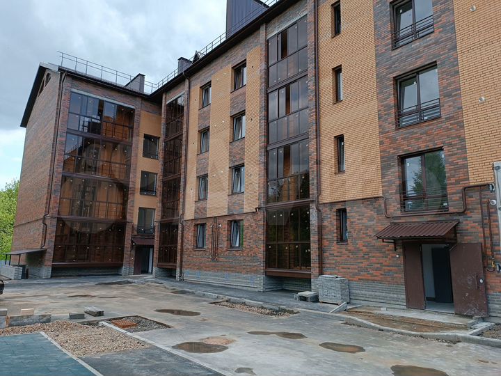 2-к. квартира, 64 м², 1/4 эт.