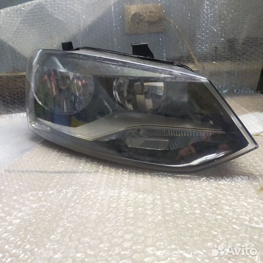 Фары левая правая Volkswagen Polo Sedan