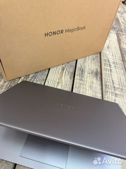 Новый ноутбук Honor Magicbook X16 i5-12450H